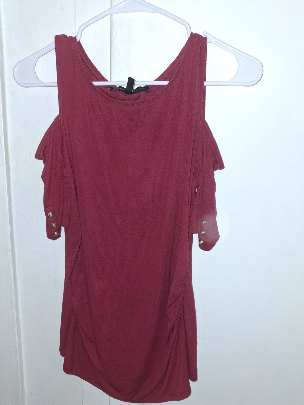Cold-Shoulder Sleeveless Women's Top in Wine